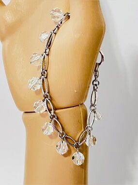 Swarovski Crystal Charm Bracelet
Crystal Drop Silver-Tone Bracelet - Clear